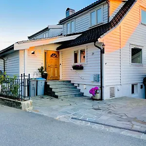 Feels Like -free Parking -attractive Location Apartment Bergen